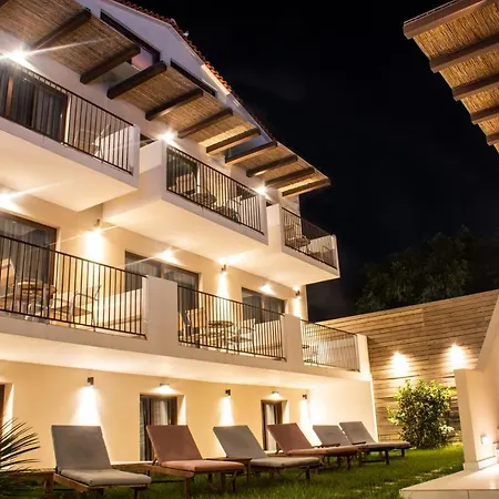 Lazaros Hotel Resort شقة فندقية تسيليفي
