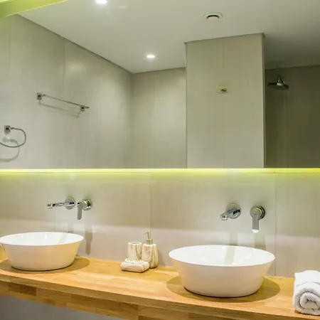 شقة فندقية Lazaros Hotel Resort 4*