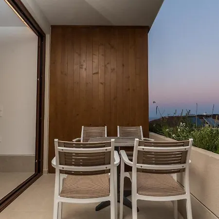 شقة فندقية Lazaros Hotel Resort 4*