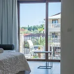 Lazaros Hotel apartamentowy 4*