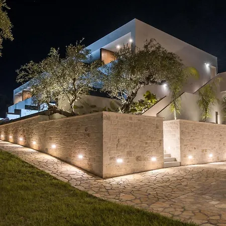 Lazaros Apartmanhotel