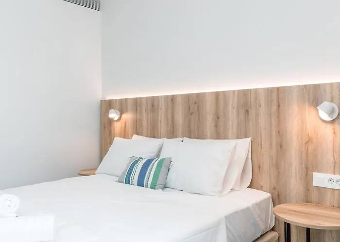 Aparthotel Lazaros 4*